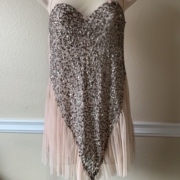 Tunic - Picture 5 of 6